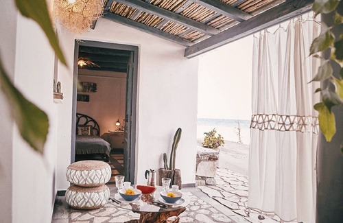 Aigialeia Cottage | Experience The Artist's Farm-Studio: Pet Friendly & Ocean View
