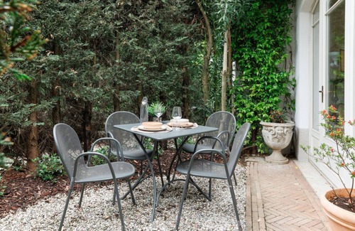 Como Apartment | Artist's Nest: Family-Friendly Stay in Beautiful Como