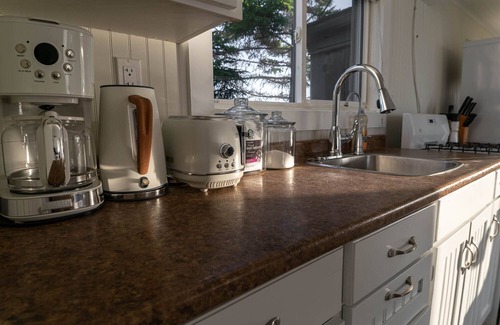 St. Andrews Cottage | Unforgettable Stay at The Artists Cabin on the Bay of Fundy
