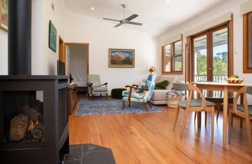 Bilpin House | Artistic Escape: Child-Friendly Retreat with 9.6 Rating