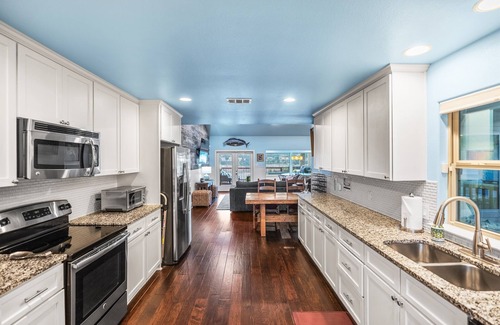 Point Venture House | Experience The Ascent: Lakefront Retreat for 10 Guests
