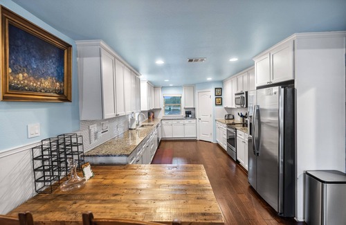 Point Venture House | Experience The Ascent: Lakefront Retreat for 10 Guests