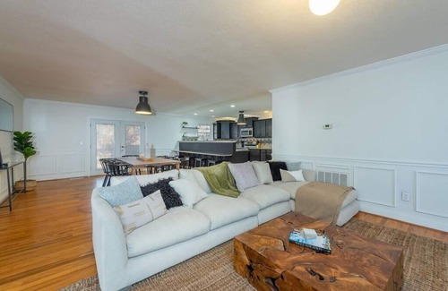 Asheville House | Discover The Asheville Boho Chateau: Pet-Friendly Retreat