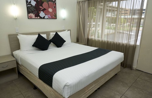 West Gosford Hotel | Discover The Ashwood Motel: Family-Friendly & Poolside Retreat