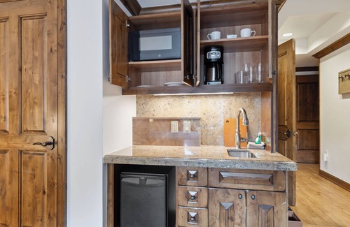 Downtown Condo | Experience Aspen Mountain Residences: 2 Bedroom Retreat