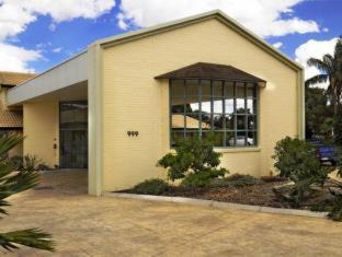 Nemingha Hotel | Pet-Friendly Oasis at The Aston Motel Tamworth, 4-Star Stay