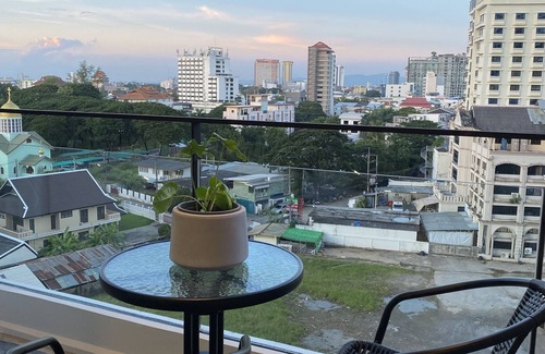 Chang Khlan Condo | Experience Astra Sky River: Rooftop Infinity Pool & Spa