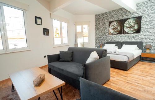 Thissio Hotel | Elegant Athens Version Suites with Family-Friendly Amenities