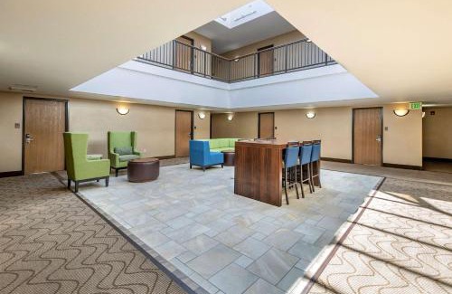 San Bruno Hotel | Convenient Atrium Hotel with Free SFO Airport Shuttle