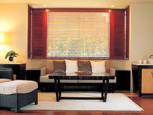 Onna Hotel | Experience The Atta Terrace Club Towers: 5-Star Oceanfront Escape
