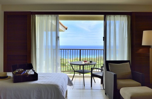 Onna Resort | Experience The Atta Terrace Club Towers: 5-Star Retreat