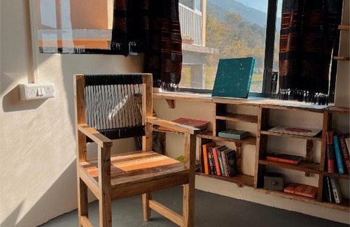 Bir Apartment | Cozy Family Retreat at The Attic Library - Cottage II