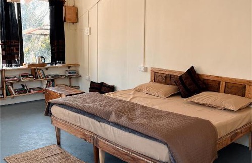 Bir Apartment | Cozy Family Retreat at The Attic Library - Cottage II