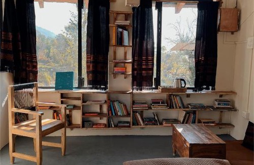 Bir Apartment | Cozy Family Retreat at The Attic Library - Cottage II