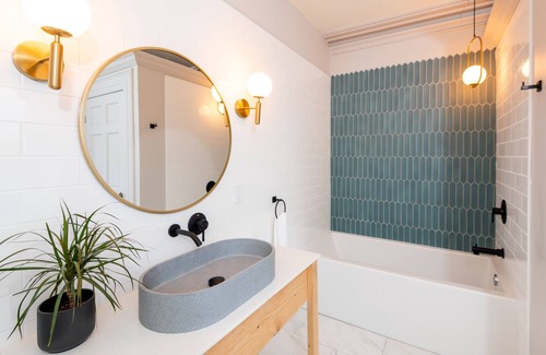 Windsor Hotel | Eco-Friendly Retreat at The August House - Guest Rated 9.8