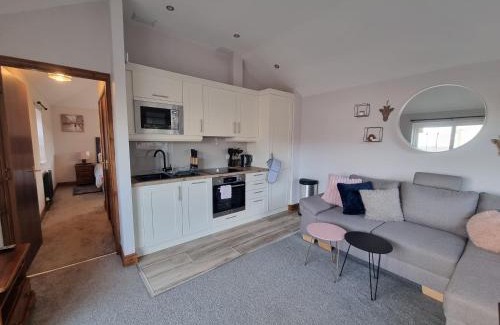 Kirkbean House | Relax at The Auld Byre: Oceanfront Escape with Breakfast