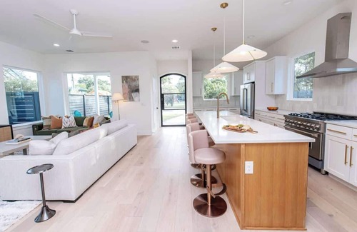Clarksville House | The Austoria: Luxury Austin Skyline Estate