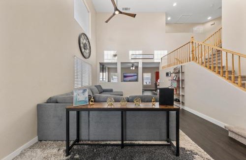 North Las Vegas House | Pet-Friendly Oceanfront Retreat at The Automated Haven