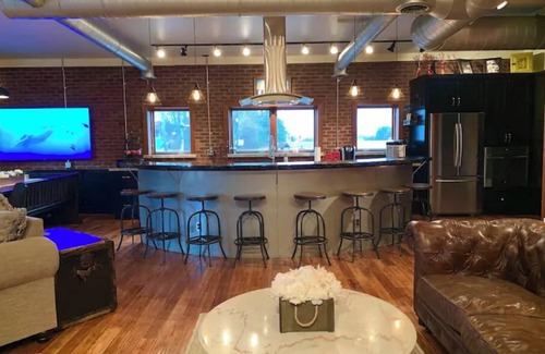 Fayetteville House | Experience The Aviator’s Lounge: Private Pool & Hot Tub Oasis