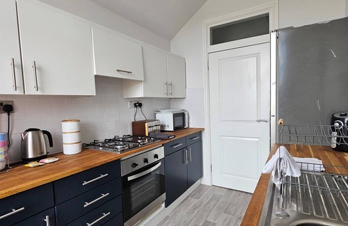 Southport Apartment | Ideal Getaway at The Avondale - 2 Bedroom Escape