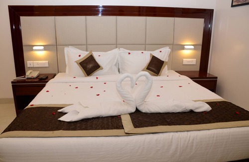 Patna Hotel | Discover AVR Hotels & Banquets: Family-Friendly Stays