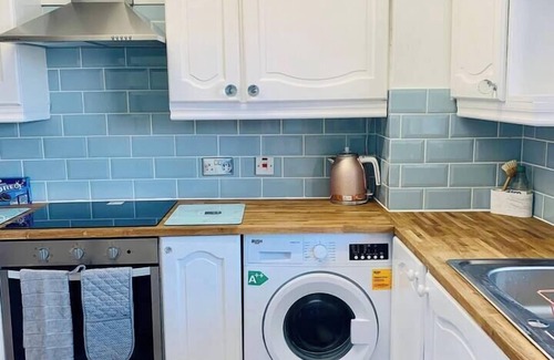 Aylesbury Apartment | Cozy Aylesbury Apartment: Ideal for Contractors & Getaways