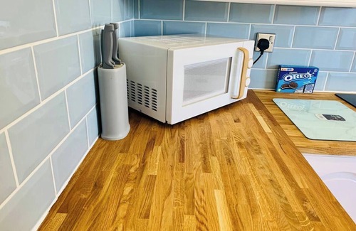 Aylesbury Apartment | Cozy Aylesbury Apartment: Ideal for Contractors & Getaways