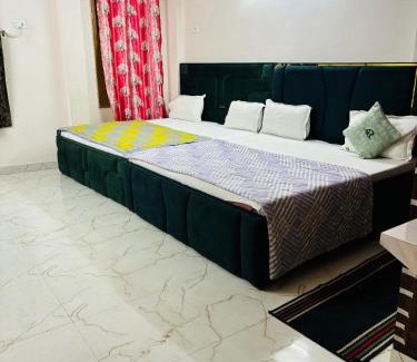 Nizamuddin Bed & Breakfast | The Aziz Residency