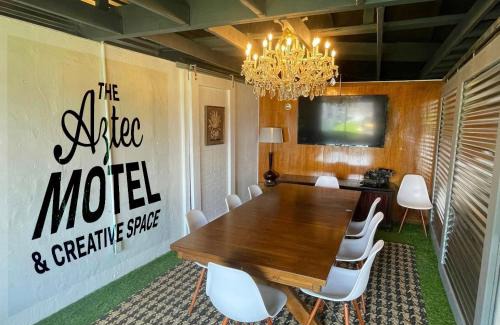 Seligman Hotel | Discover The Aztec Motel & Creative Space - Rated 9.3/10