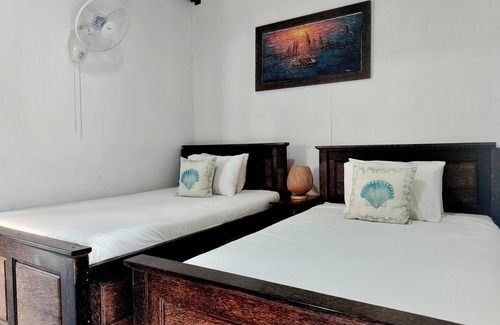 Koh Rong Sanloem House | Discover The Azure - M'Pai Bay: Family-Friendly Comfort