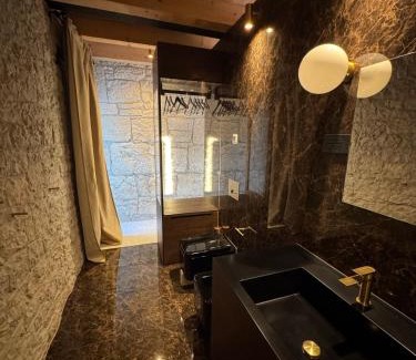 Tinjan Hotel | The B luxury countryside
