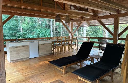 Zalec Apartment | BeeHouse: Nature Retreat with Pet-Friendly Amenities