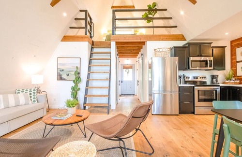 Newnata Cabin | Experience The Back Porch: Modern A-Frame with Scenic Views