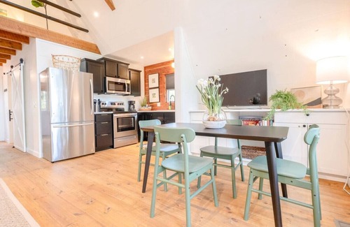 Newnata Cabin | Experience The Back Porch: Modern A-Frame with Scenic Views