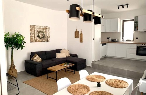 Eva Villa | Experience Paradise at The Backyard: Ocean View & Pool
