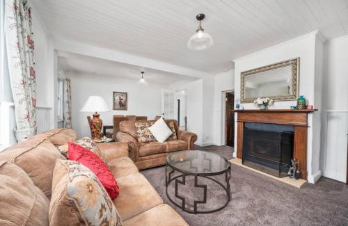 Richmond House | Inviting Baker's Cottage: Family-Friendly Getaway in Richmond