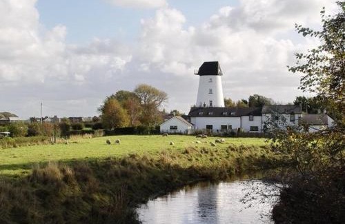 Knott End-on-Sea House | Pet-Friendly Getaway at The Bakery - Rated 9.2/10