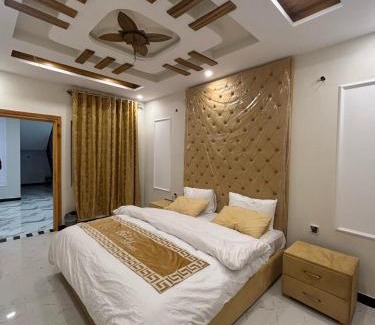 Nathia Gali Apartment | Relax at The Balaj Cottages: Family-Friendly with Kitchen!