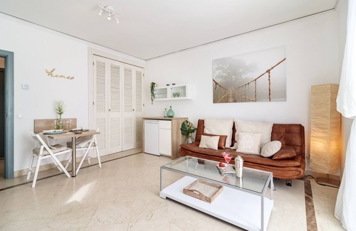 Centro - Sagrario Apartment | Explore The Balconies of the Gran Via in Granada