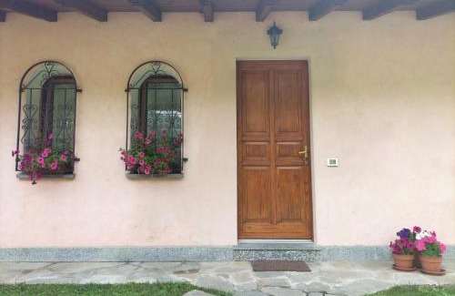 Biazzeno Apartment | Discover The Balcony on the Lake: Guest Rated 9.6/10