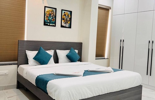 Madhapur Bed & Breakfast | Top-Rated Balcony Suites with Spa and Family-Friendly Amenities