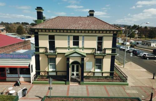 Glen Innes Bed & Breakfast | Top-Rated The Bank Guesthouse with Kitchen in Glen Innes