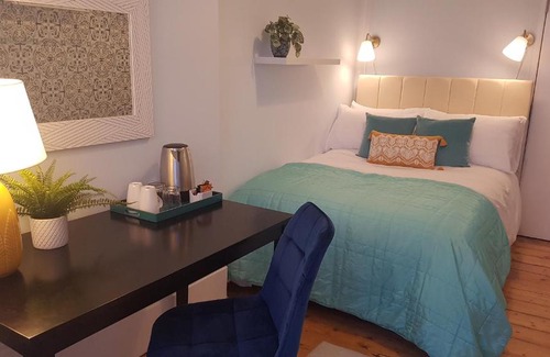 St Leonards-On-Sea Hotel | Oceanfront Bliss at The Bank Hotel & Bistro with Pool Access