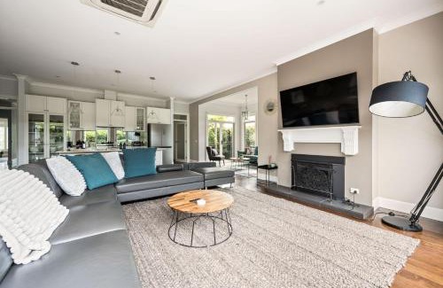 Beechworth House | Exceptional Family Stay at The Banks - 4 Star Rated Hotel