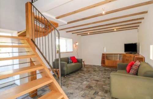 Horton House | Family-Friendly Retreat at The Barn at Chatsworth Farm
