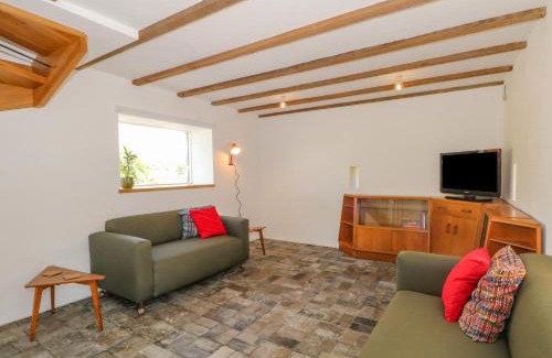 Horton House | Family-Friendly Retreat at The Barn at Chatsworth Farm