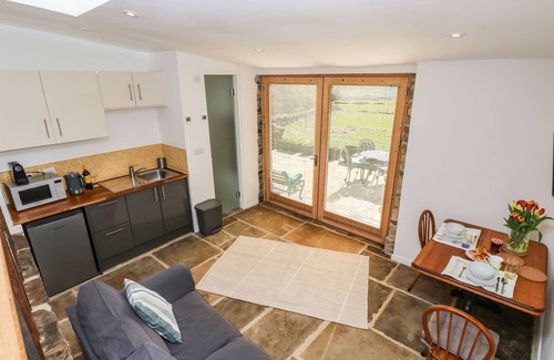 Sowerby Bridge Cottage | Romantic Getaway at The Barn at Crow Hill Shaw Farm
