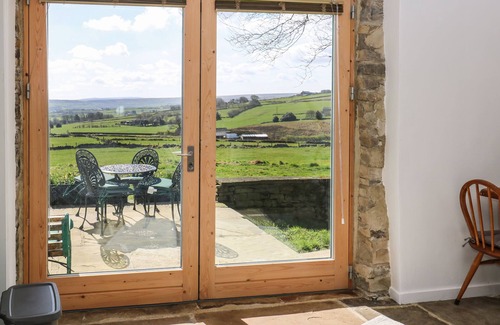 Sowerby Bridge Cottage | Romantic Getaway at The Barn at Crow Hill Shaw Farm