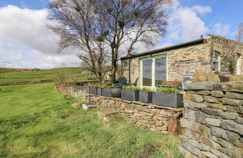 Sowerby Bridge House | Guest Rated 10/10: The Barn at Crow Hill Shaw Farm