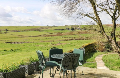 Sowerby Bridge House | Guest Rated 10/10: The Barn at Crow Hill Shaw Farm